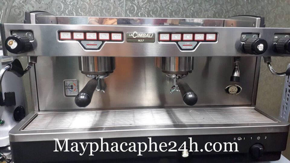 Máy pha cà phê chuyên nghiệp Lacimbali M27 là dòng máy hiện đại xuất xứ ý ,máy có công suất lớn